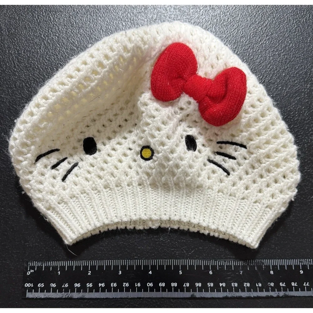 HELLO KITTY Girls Beret Hat Beanie White Knit Stocking Cap Adorable